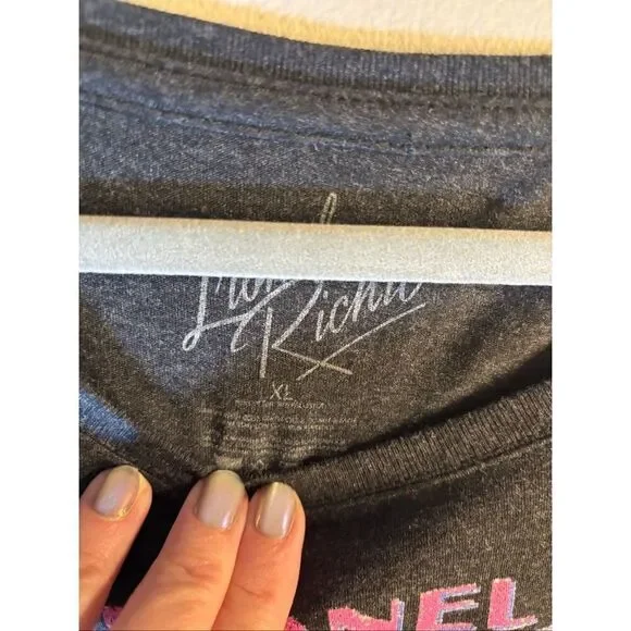 Lionel Richie 2023 Concert T-Shirt - Picture 3 of 4